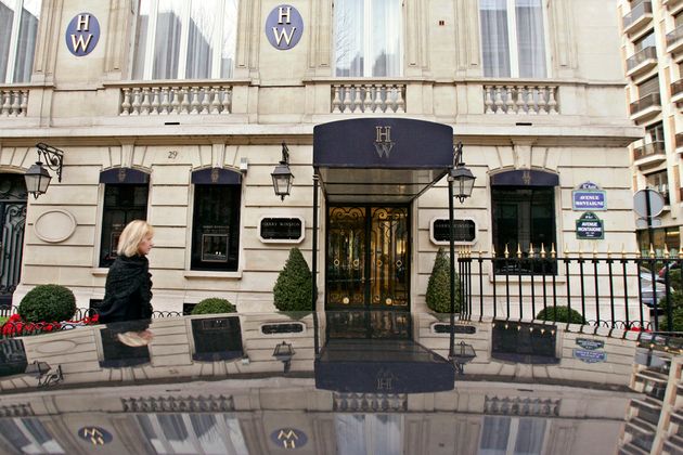 Трое мужчин ограбили ювелирный магазин Harry Winston в ...